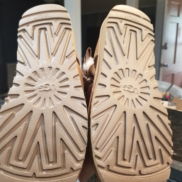 Ugg boots never worn - Picture 3 of 6